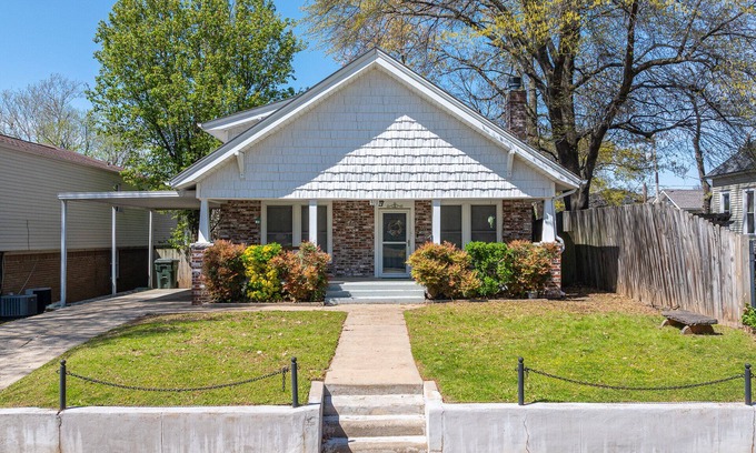 Fort Smith House | Renovated Century Home: 3 Beds, Pool & Downtown Access!
