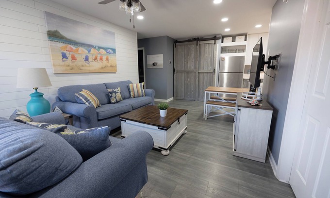 North Ocean City Condo | Renovated Condo with Private Courtyard & Oceanfront Pool