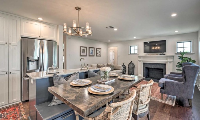 College Hills Estates House | Inviting Cottage with Patio Near TX A&M Campus!