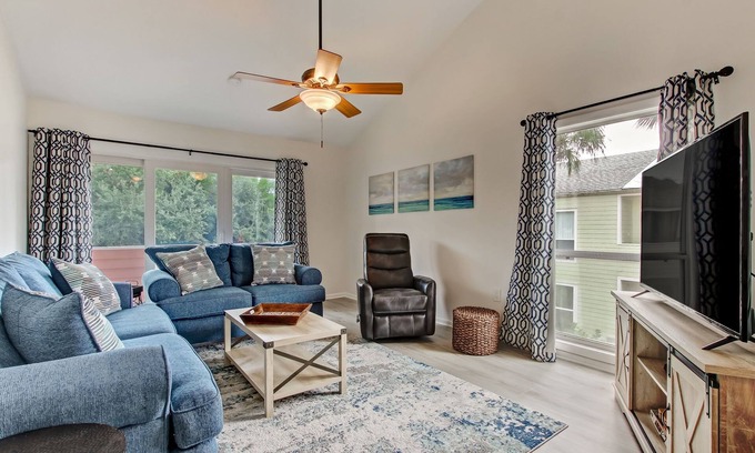 Butler Beach Condo | Cozy 2Bd Retreat Steps from Beach & Pool - Rated 10/10!