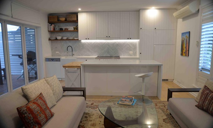 Avalon Beach House | Renovated Duplex Cottage with Ocean View in Avalon Beach