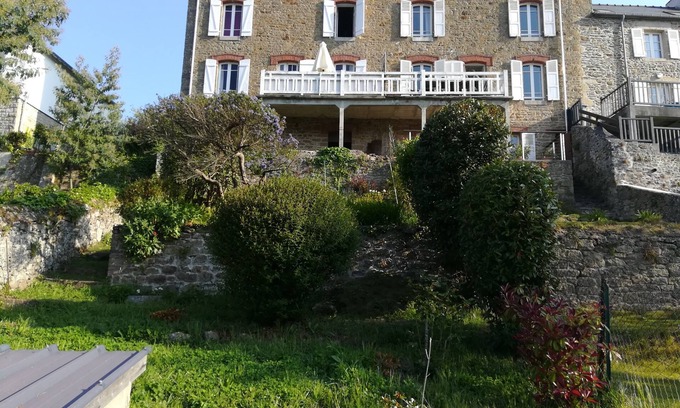 Saint-Briac-sur-Mer House | Renovated family home, in the heart of Saint Briac, port access, 3*, sleeps 2- 7.
