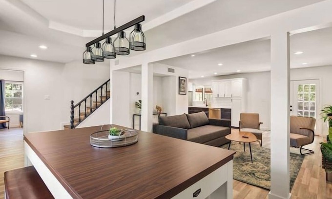 Franklin Park House | Family and Pet Friendly Home with Pool Table Fun!