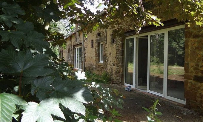 La Bazoge Cottage | Gite La Bazoge: Ideal Family Retreat with Spa & Breakfast