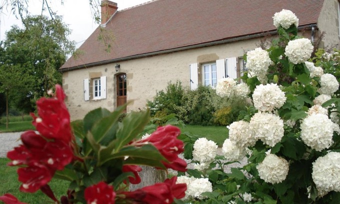 Deux-Chaises Cottage | Renovated farmhouse, countryside, fireplace, private pond, garden, parking, internet