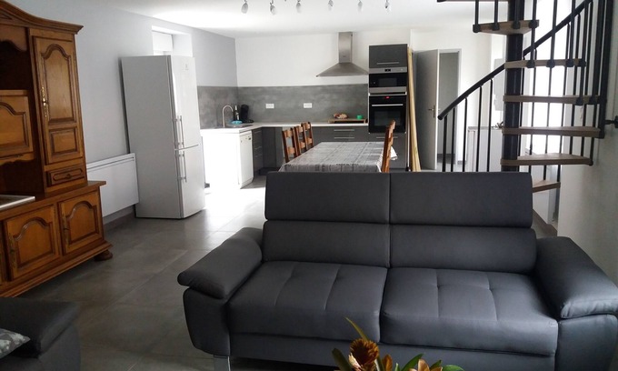 Flaviac House | Renovated Holiday Home with Private Pool - Sleeps 8 Comfortably