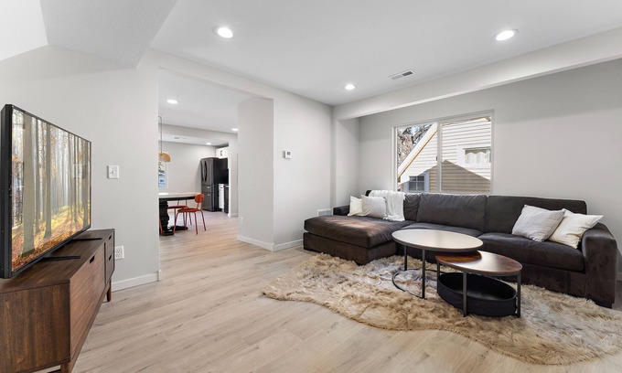 Northeast Minneapolis Arts District House | Renovated Northeast Minneapolis Home with Pool & Spa