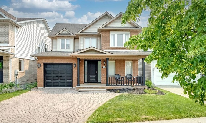 Burlington House | Renovated Home in Burlington’s Orchard Community - 10/10 Rating