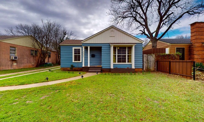 Wichita Falls House | Dog-Friendly Retreat with Large Yard and Spa Amenities