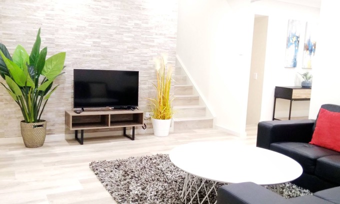 Singleton Heights House | Renovated House Steps from Singleton CBD in Hunter Valley