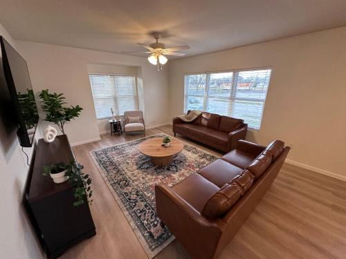 Wentzville House | Family-Friendly Renovated House for 14 in Wentzville MO