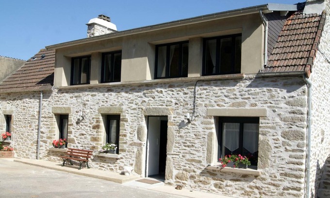 Digosville Cottage | Relaxing Family Retreat at Gite Digosville with Spa & Kitchen
