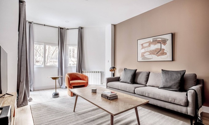 La Ribera Apartment | Modern 3BR Retreat in La Dreta de l'Eixample