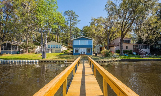 Quincy House | Pet-Friendly Lake Talquin Getaway with Spa & Pool Access