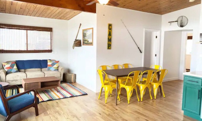 Camdenton Cabin | Renovated Lakeside Cabin with Pool and Spa Amenities