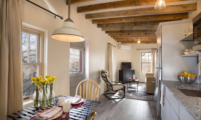 Downtown Santa Fe Apartment | Renovated Loft Near Santa Fe Plaza with Spa & Breakfast