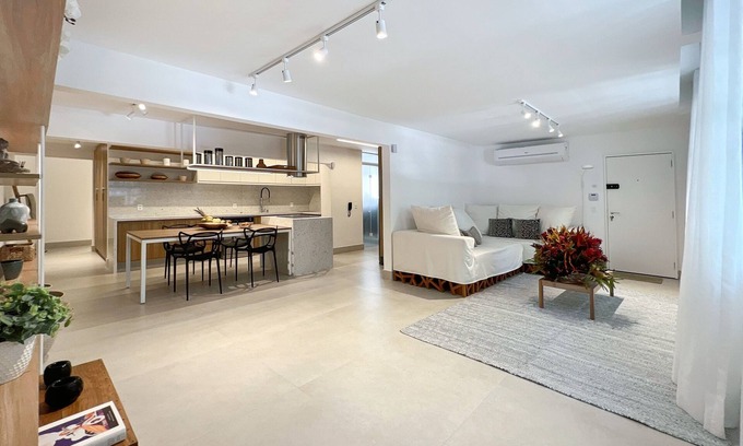 Ipanema Apartment | Modern Apartment Retreat with Spa and Hot Tub in Rio