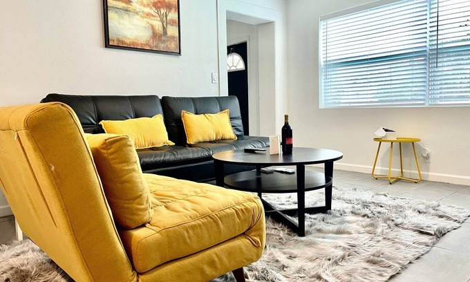 Pompano Beach House | Renovated 1 Bedroom Unit with Ocean View & Spa Amenities