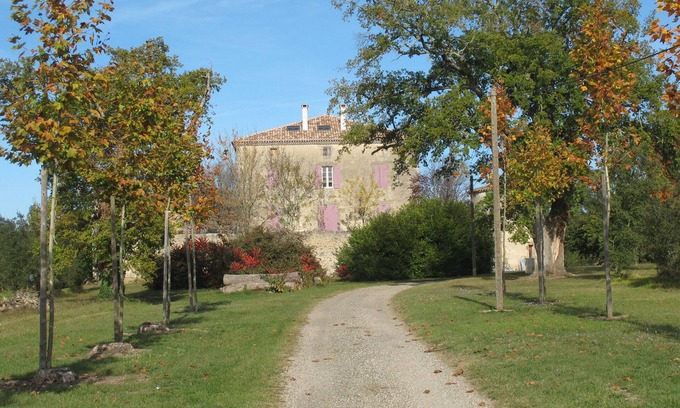 Fargues-sur-Ourbise House | Enchanting Château Retreat Amidst Truffle Trees in France
