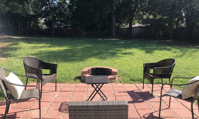 Charlotte House | Renovated Oasis: Pet-Friendly Retreat Near NoDa & Plaza Midwood