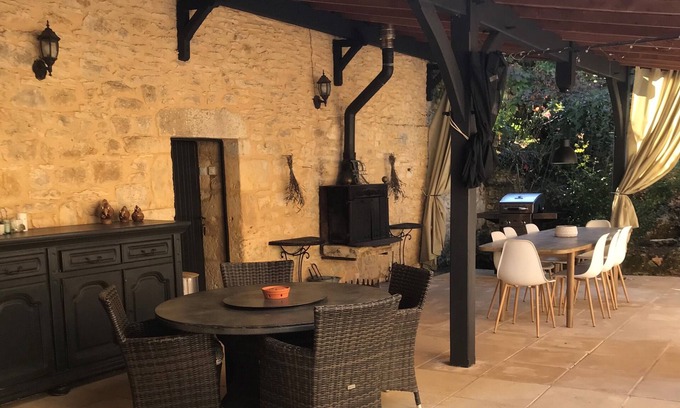 Puy-l'Eveque Other | Renovated Perigord Farmhouse with Ocean View and Pool