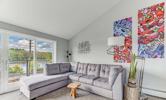 Milford Apartment | Renovated Riverfront 4 BD | Sleeps 8 | Parking