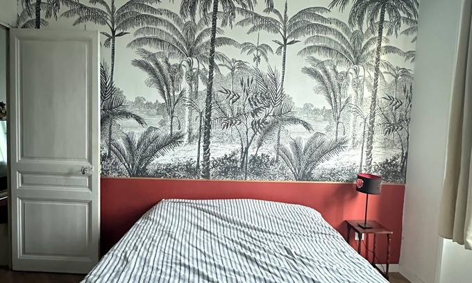 Est Bed & Breakfast | Renovated room a few steps from downtown Aix en Provence