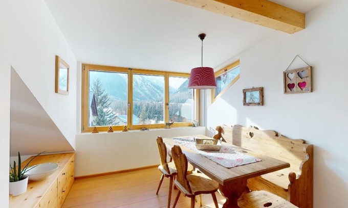 Pontresina Apartment | Cozy Alpine Loft: Ideal Retreat for Couples & Families