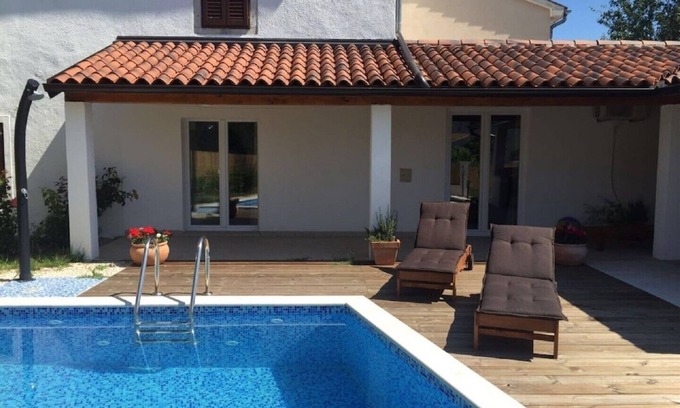 Kastelir-Labinci House | Renovated Stone House with Ocean View & Private Pool