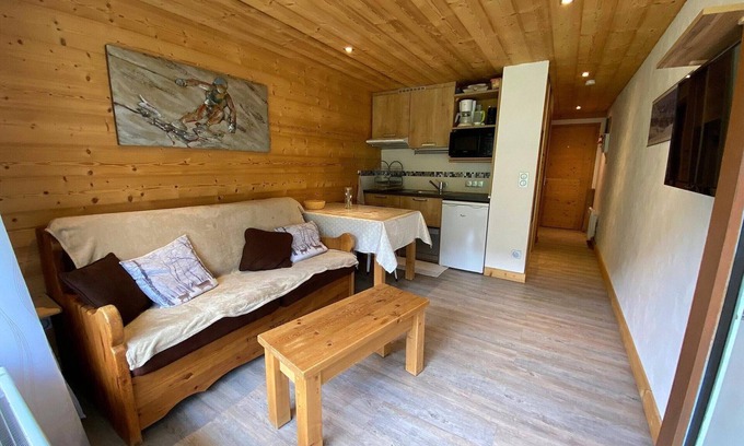 La Clusaz Apartment | Cozy Studio La Clusaz for 4 with Spa & Breakfast