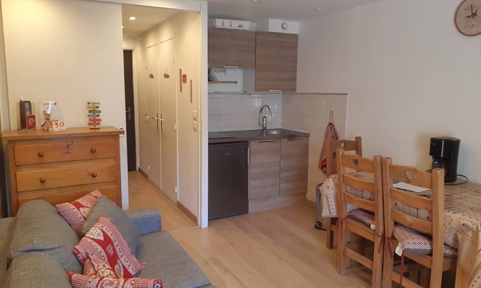 Mont-de-Lans Apartment | Cozy Studio Les Deux Alpes - Perfect for 3 Guests