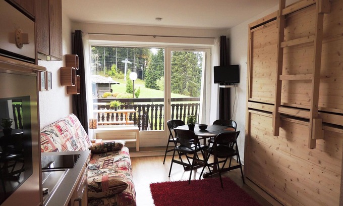 Les Gets Apartment | Cozy Studio Les Gets: Ideal for 4 with Pool & Spa Access