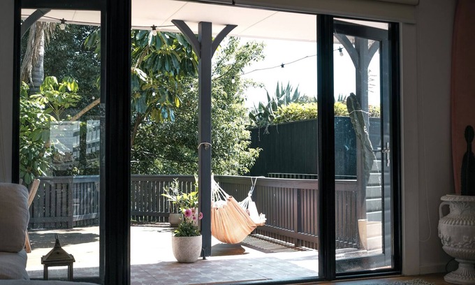 Merewether Heights House | Renovated Treetop Cottage: 5 Min from Merewether Beach
