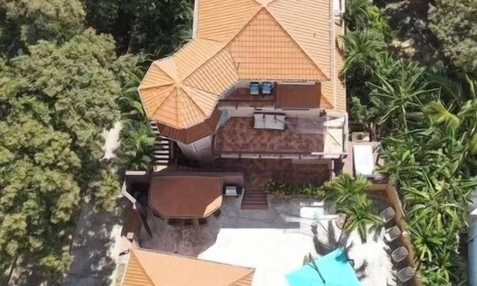 Antoneys Cay House | Stunning West Bay Resort: Ocean Views, Pool & Spa Retreat
