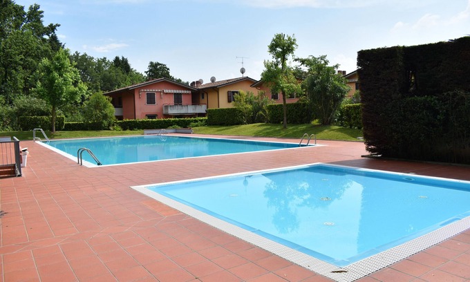 Cola Apartment | Family-Friendly Retreat with Pool, TV & Free Wi-Fi
