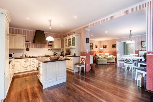 Floridsdorf Apartment | Cozy Renovated Farmhouse with Garden in Tranquil Setting