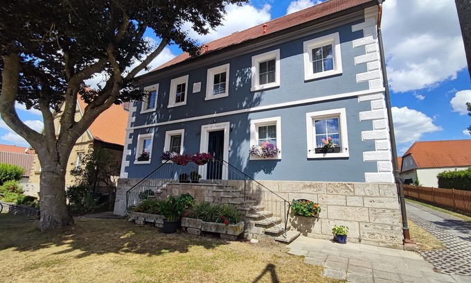 Hartershofen Apartment | Renovated Police Station with Balcony, Near Rothenburg