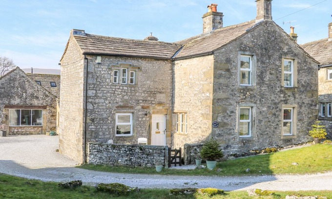 Lofthouse Cottage | RENSHAW FARM, pet friendly, luxury holiday cottage in Grassington