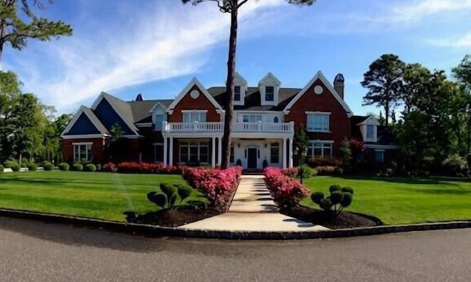 Swainton House | Explore an 8-Bedroom Mansion Perfect for Family Getaways