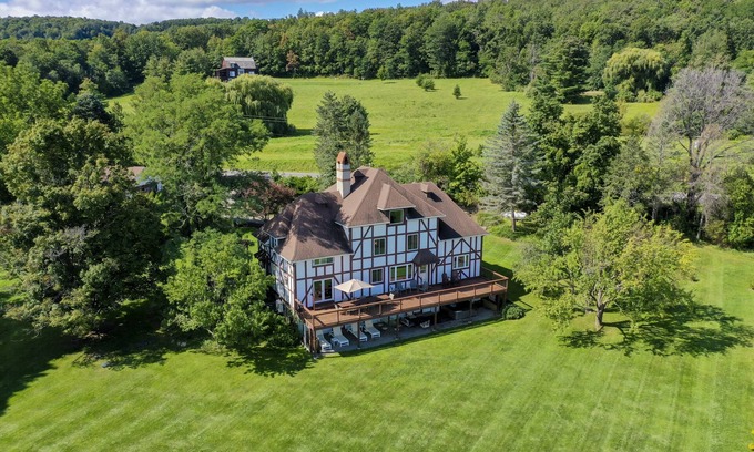 Hammondsport House | Rent an entire lake-view estate in the heart of wine country!