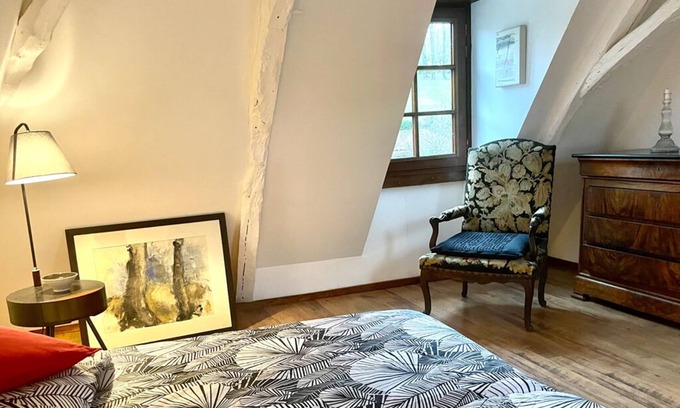 Lanquais House | Relax in a Private Pool House in Dordogne with Pets Welcome