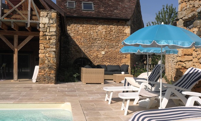 Castels et Bezenac House | Heated Pool Retreat: Gite Casalissa in Perigord Noir