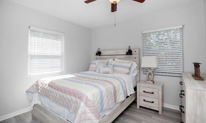Southside House | Cozy Bungalow Getaway in Jacksonville's Southside