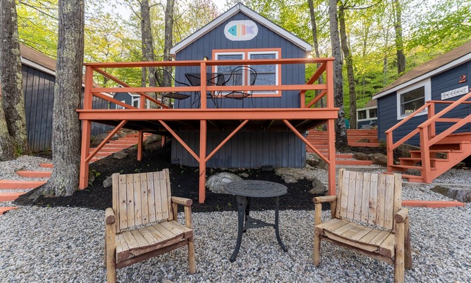 Alton Bay Cabin | Rent Vacanza Cabins: Ideal for Retreats and Weddings!