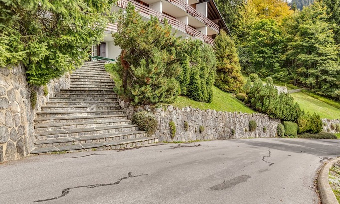 Villars-sur-Ollon Apartment | Cozy Apartment with Terrace and Breathtaking Views