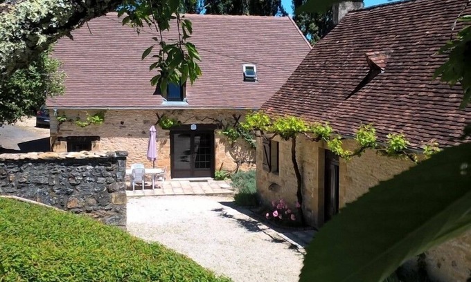 Plazac House | Discover "Lou Cantou": Top-Rated Cottage in Black Périgord