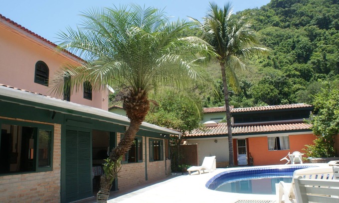Praia de Barequecaba House | Beachside Rental House with Pool & Ocean Views in Barequeçaba