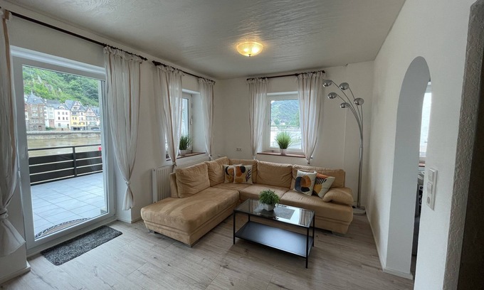 Cochem Apartment | Deluxe Ensuite with Balcony & Breakfast - Guest Rated 10/10