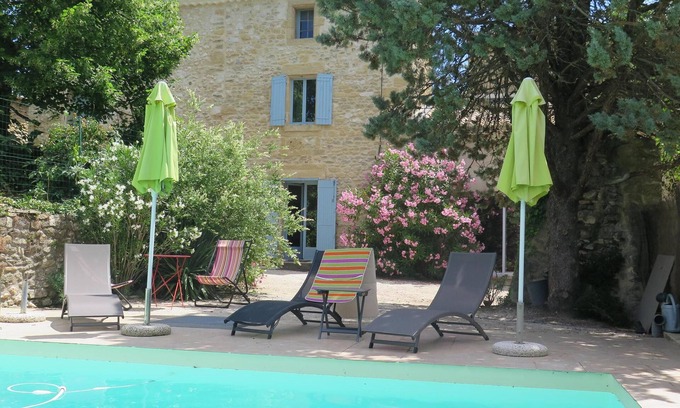 Argilliers House | Charming Farmhouse Retreat for 5 near Uzes & Pont du Gard