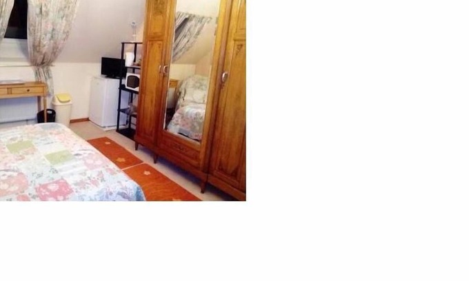Dainville House | Comfortable Room for Students with Essential Amenities